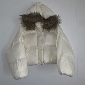 ⚠️NEVER WORN!!⚠️  Fur hood bubble coat